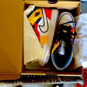 Air Jordan 1 MID SE (GS)